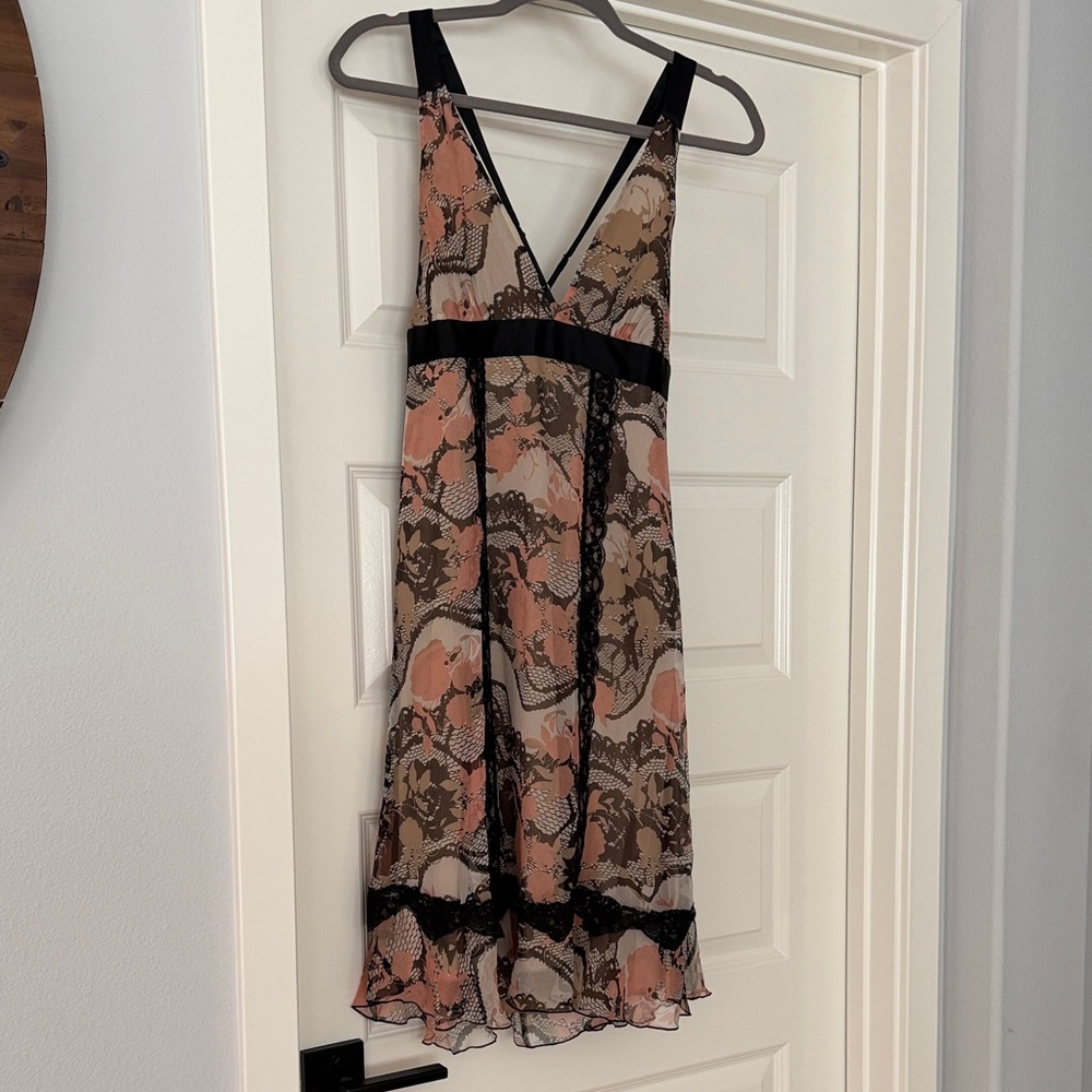 Bebe Floral Patterned Dress, Size Small.
